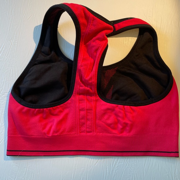 Calvin Klein Performance - Reversible Sports Bra - Picture 9 of 9
